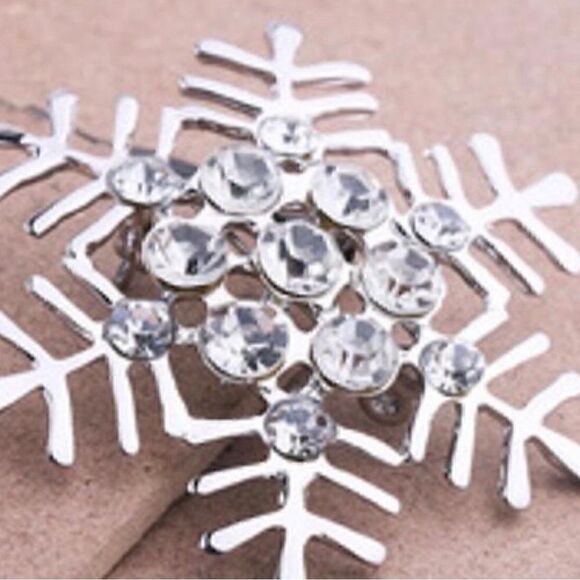 ♥️ Betsey Johnson stunning sunburst brooch ♥️ - Picture 3 of 5